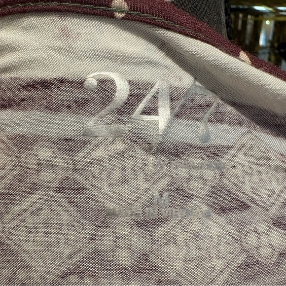 Maurices * EUC 24/7 Maroon and White Patterned Tank Top Tee EUC Medium M Floral - Picture 6 of 8